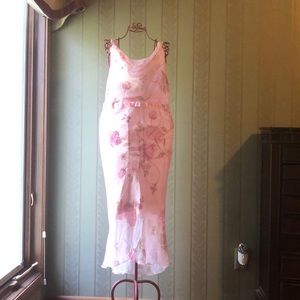 sleeveless dress